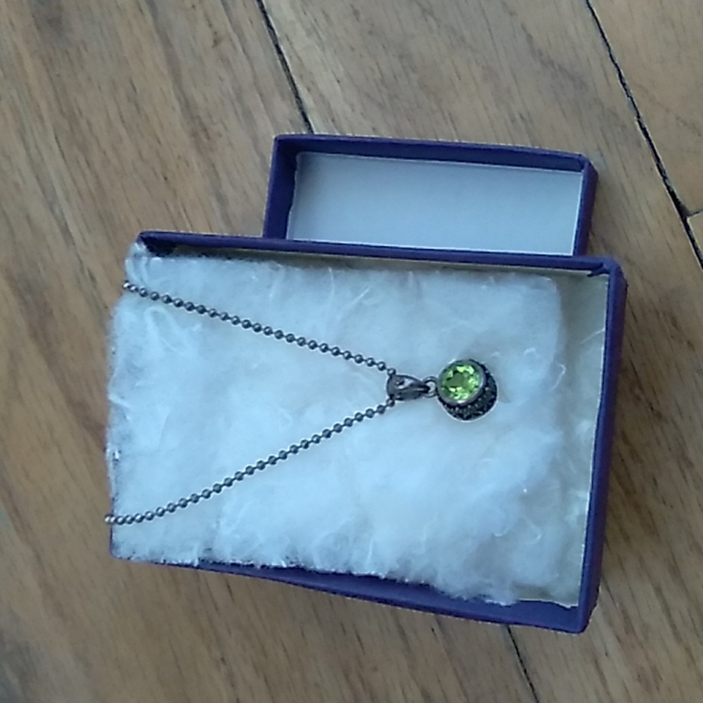 Sabai Jewelry peridot gem drop necklace, August birthstone